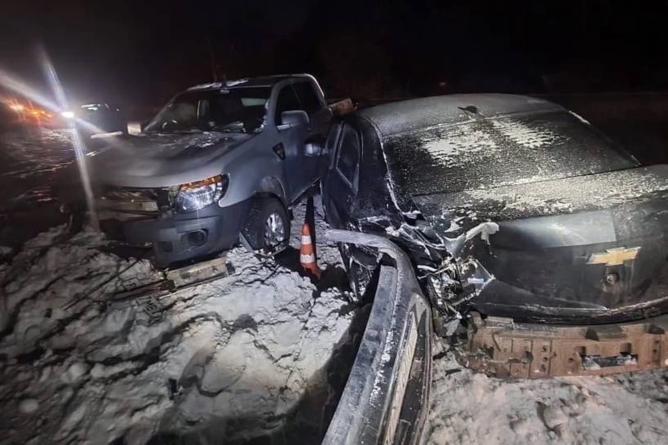 Водитель грузовика устроил массовое ДТП с тремя пострадавшими и сбежал под Иркутском