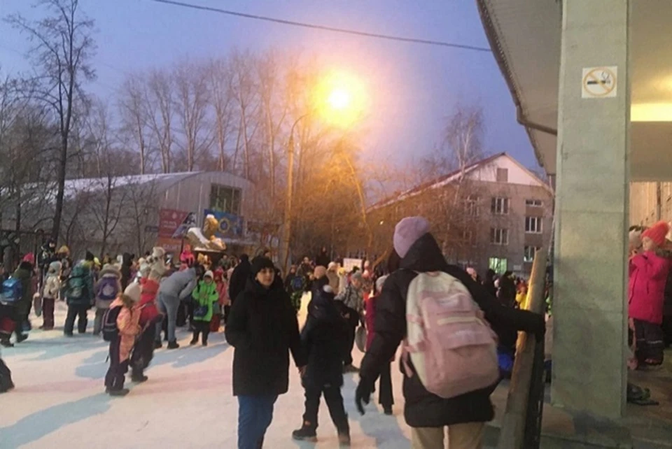 Фото с места эвакуации. Фото: паблик "Реальный Среднеуральск" во "Вконтакте"