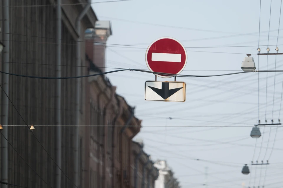 Движение автомобилей ограничат в пяти районах Петербурга с 20 и с 21 января