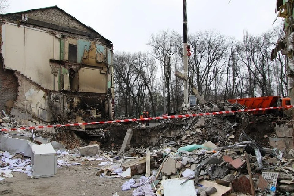 Под завалами были найдены три погибших мирных жителя. Фото: МЧС ДНР