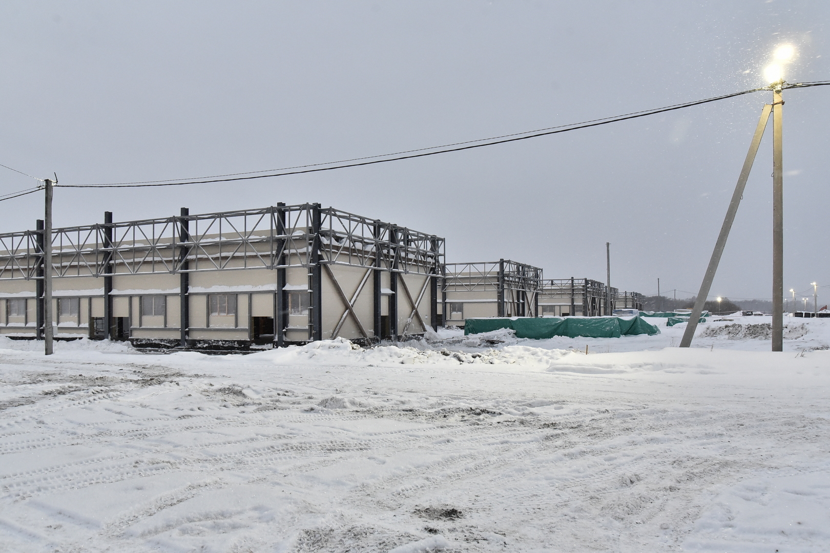 Строят инфекционную больницу. Новая инфекционная больница новосибирск. Новая инфекционная больница новосибирск. Строительство. Строительство инфекционной больницы в новосибирске.