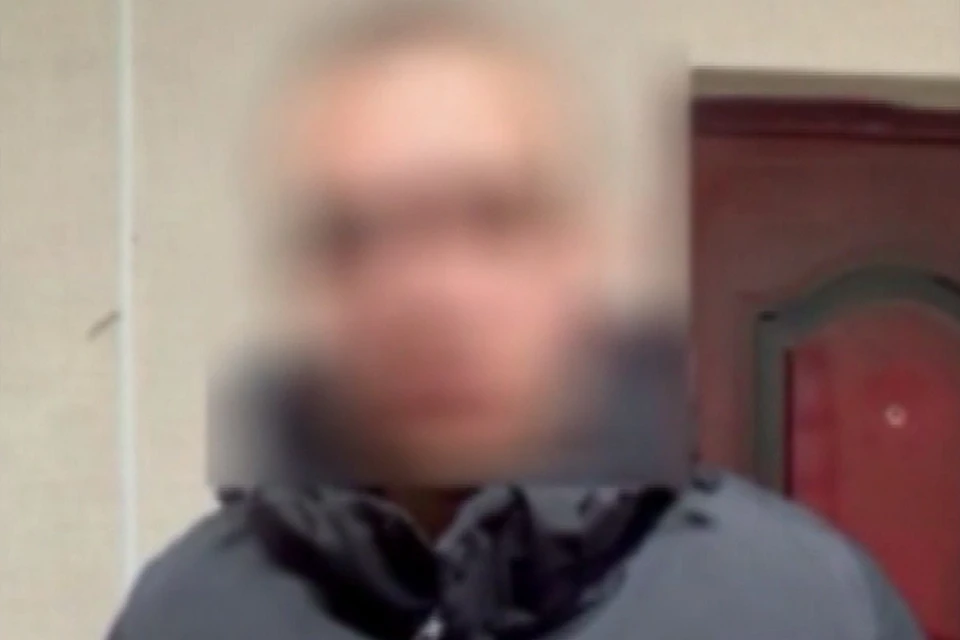 23-летний житель Рязанского района воткнул в шею нож таксисту.
