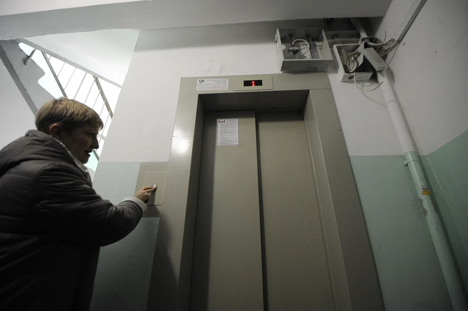 СК начал проверку после нападения женщины на ребенка в лифте многоэтажки в Нижнем Новгороде.