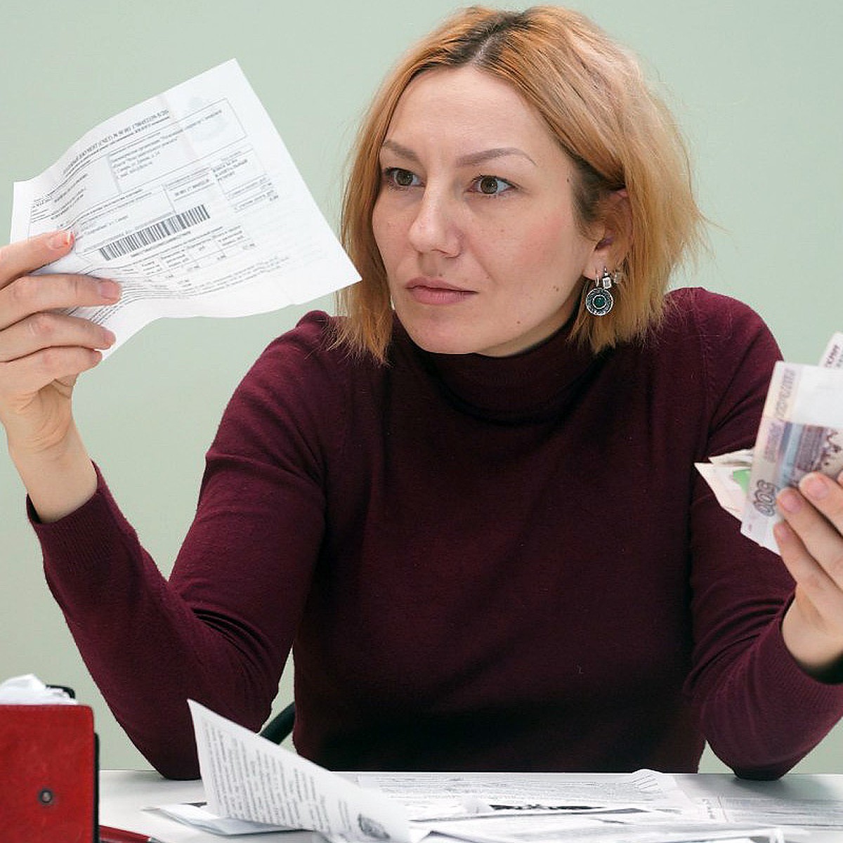 За деньгами москвичей охотится всадник без головы: Липовые платежки от  мошенников выдает одна деталь - KP.RU