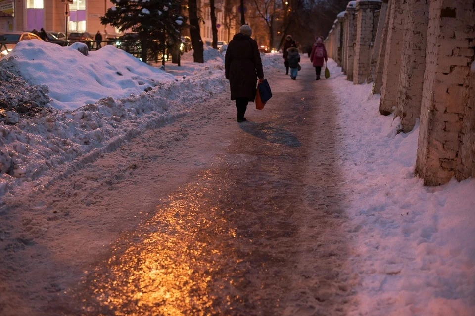 «Желтый» уровень погодной опасности в Москве объявили из-за гололедицы до 29 января