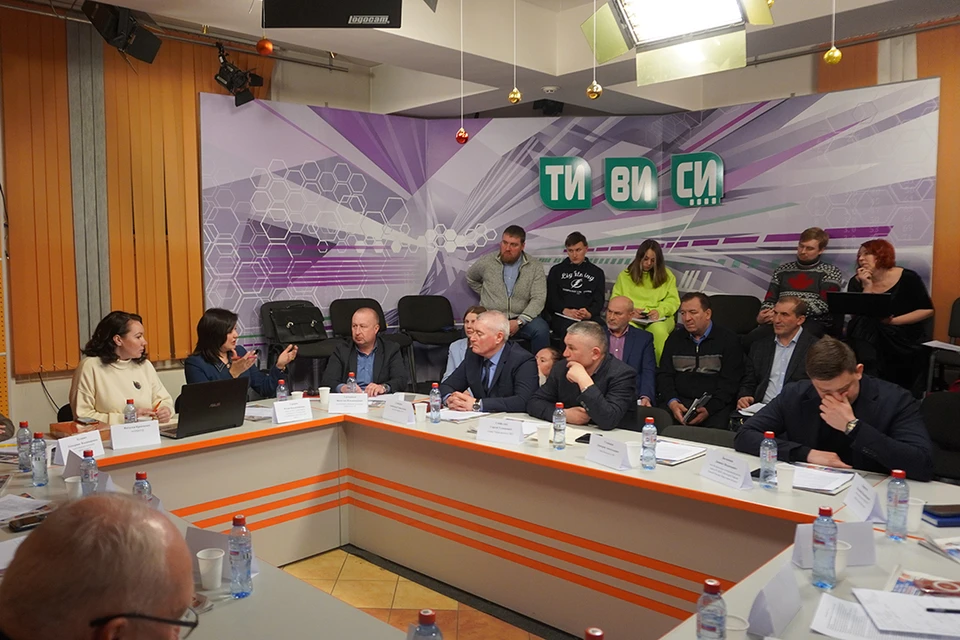 Обсуждение коснулось множества аспектов работы пассажирского транспорта. Фото: Анастасия Курмазова.