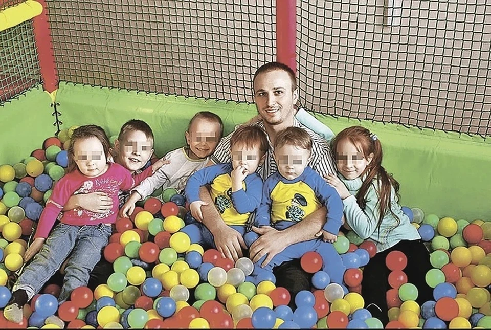 Иван Сухов с детьми