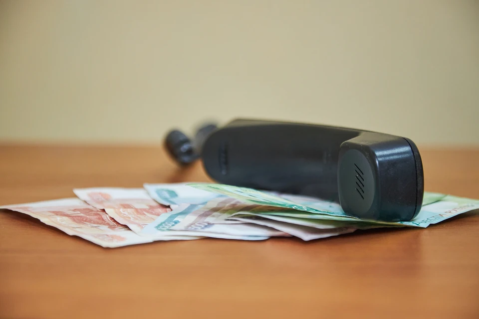 Только после просьбы сделать третий перевод мужчина понял, что его обманули.