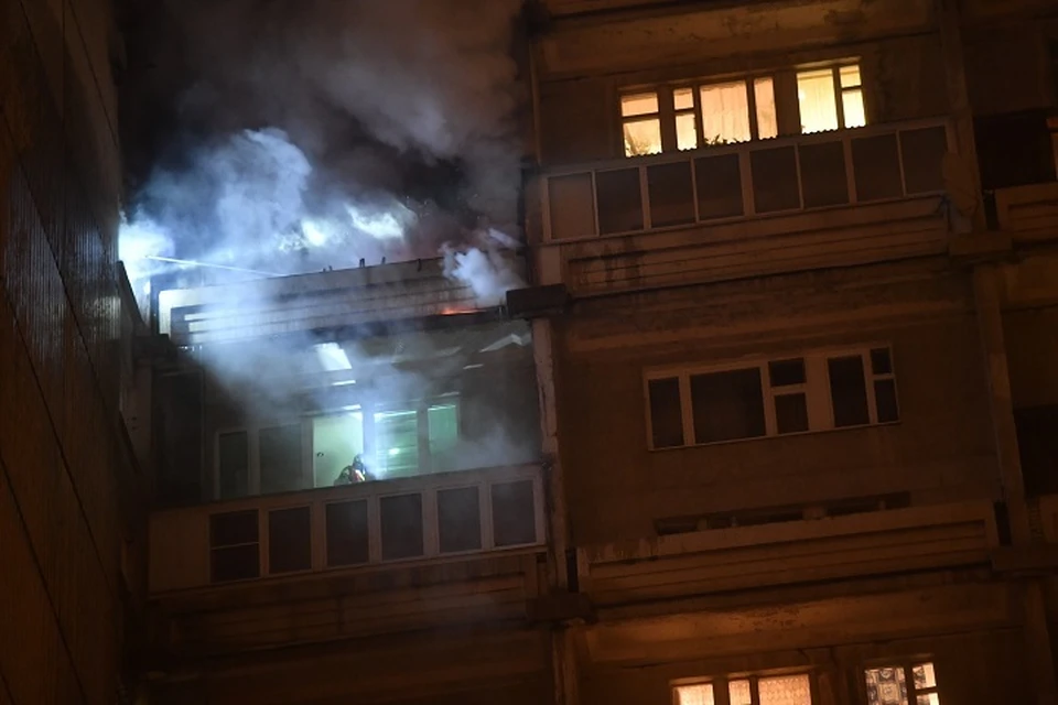 Семь человек спасли из пожара в Комсомольске-на-Амуре