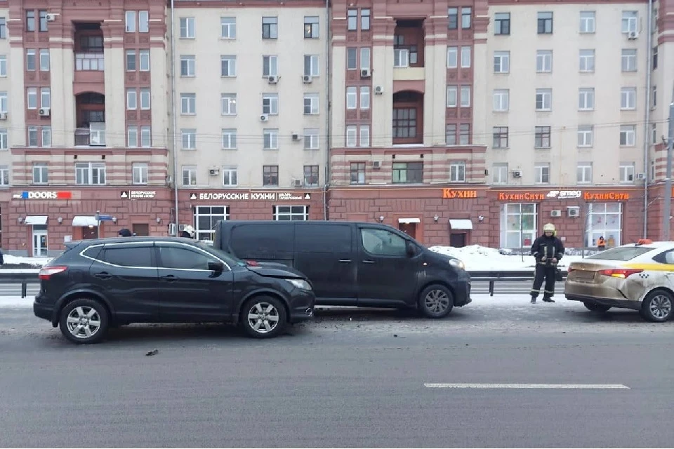 Разборка со стрельбой произошла между двумя водителями на шоссе Энтузиастов в Москве