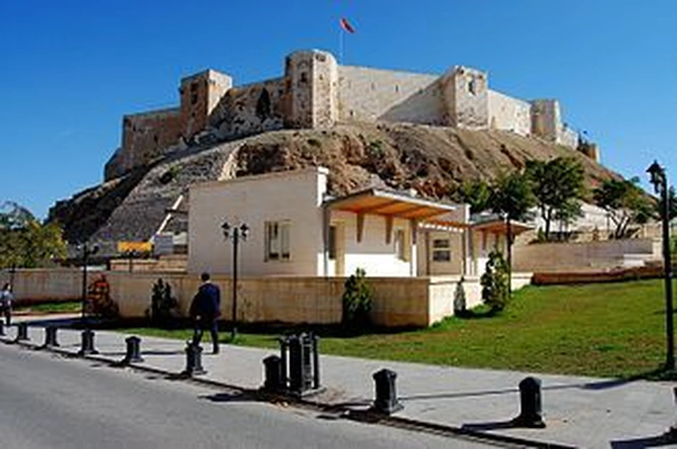 Историческая крепость Газиантеп обрушилась во время землетрясения в Турции
