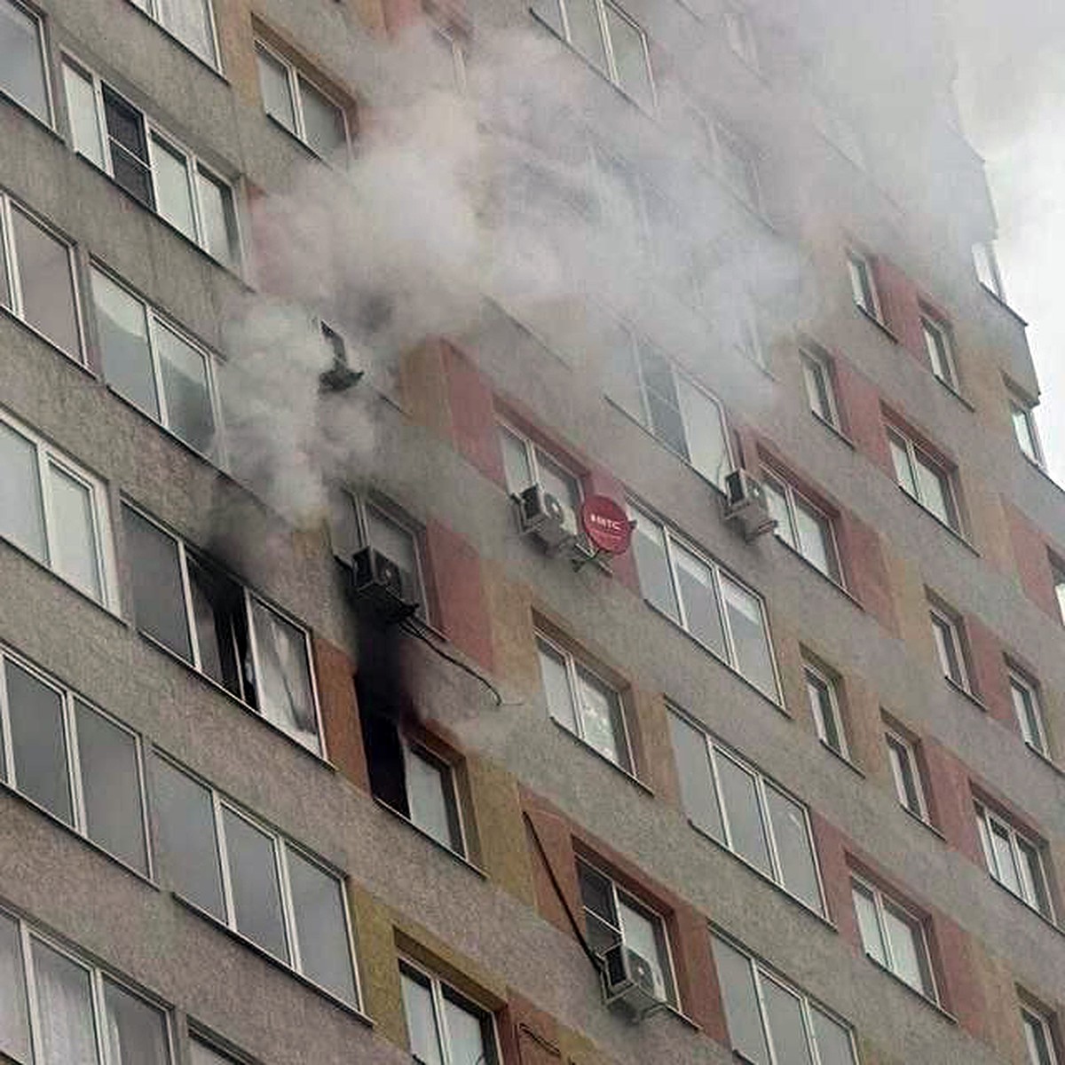 35 человек эвакуировали из горящей высотки в Нижнем Новгороде 6 февраля -  KP.RU