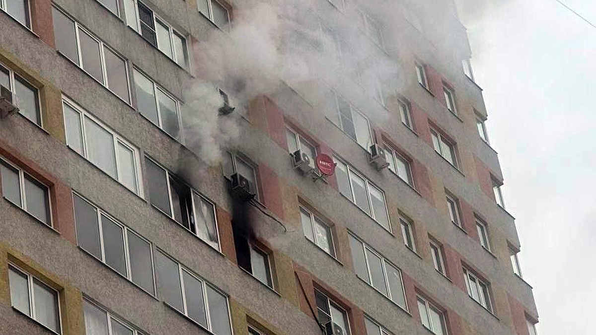 35 человек эвакуировали из горящей высотки в Нижнем Новгороде 6 февраля -  KP.RU