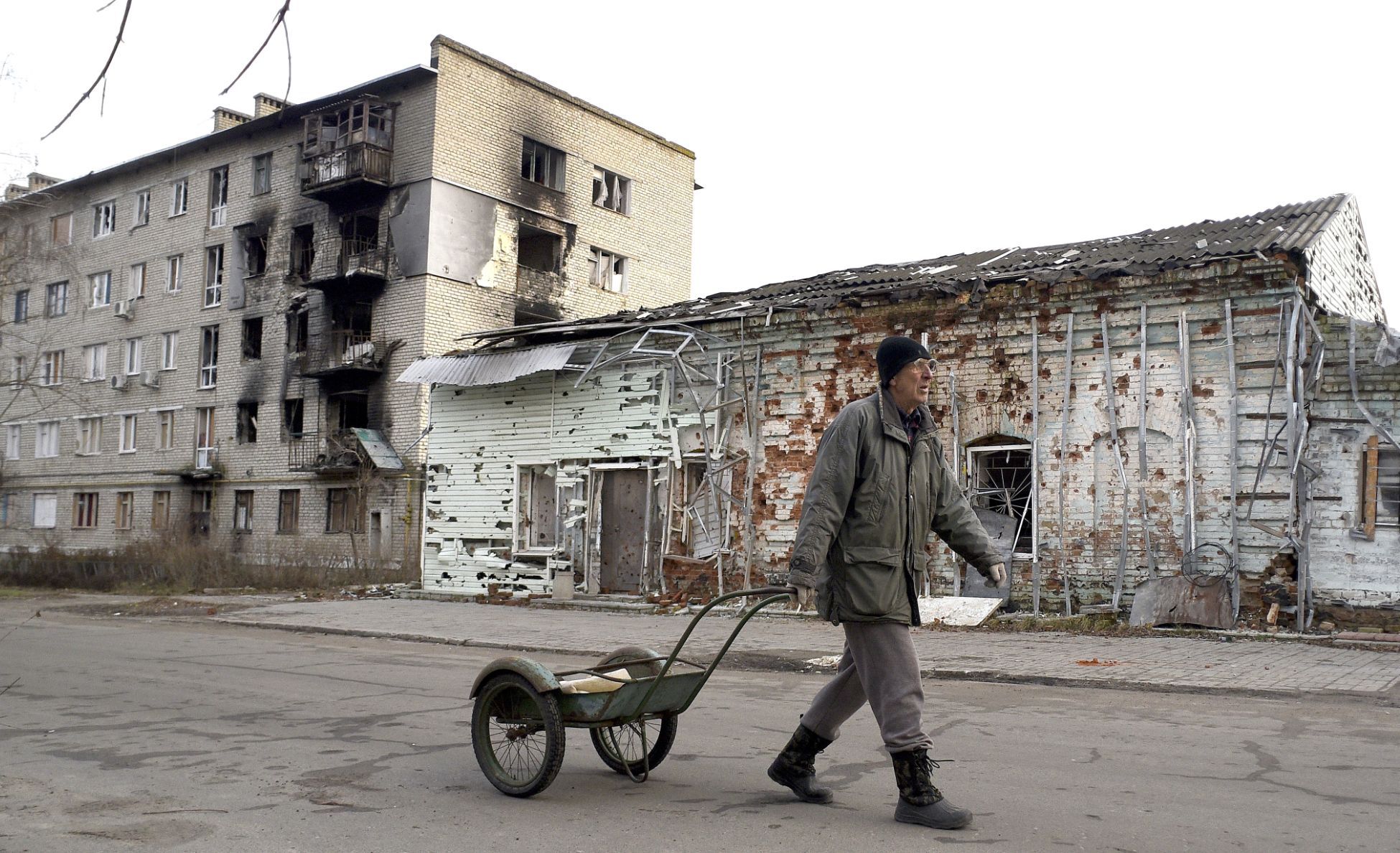 Как живут сейчас люди на украине. Фото украинских городов. Нищета в России.