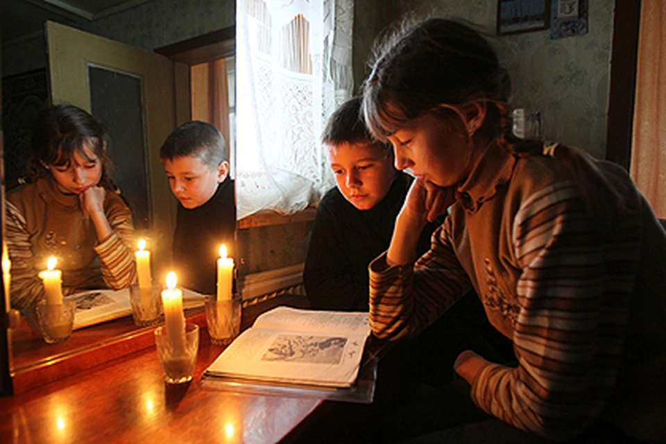 Фото без света. Деревня без света. Деревня без света и электричества. Села без света. Люди без света.