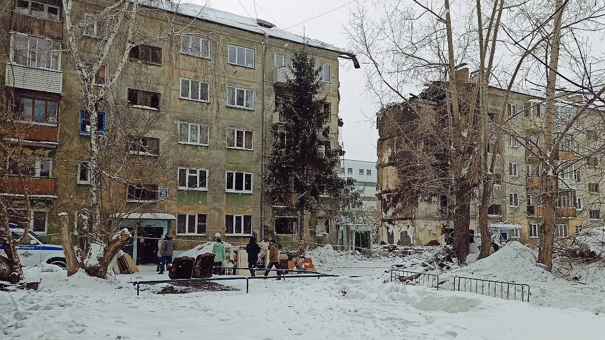 Погибших стало 14: что известно о взрыве пятиэтажки в Новосибирске на 13  февраля 2023 года - KP.RU