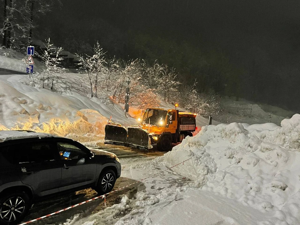 В горном кластере Сочи лавина повредила газопровод и водопровод. Фото: пресс-службы администрации Сочи.