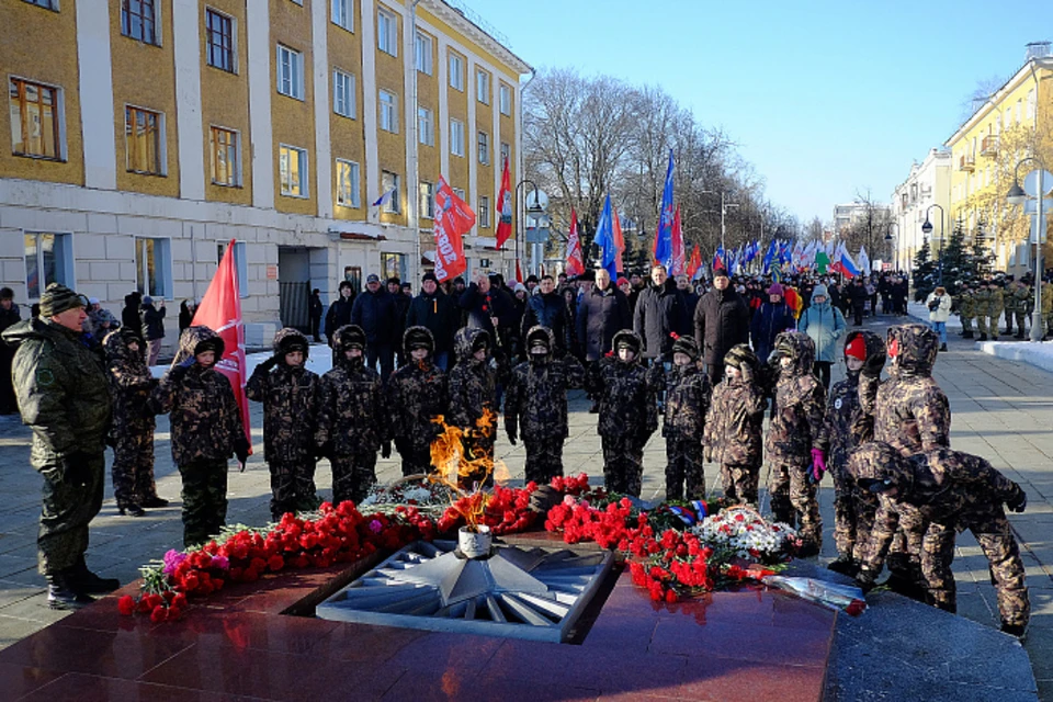 Торжественное мероприятие состоялось на набережной Грина. Фото: kirovreg.ru
