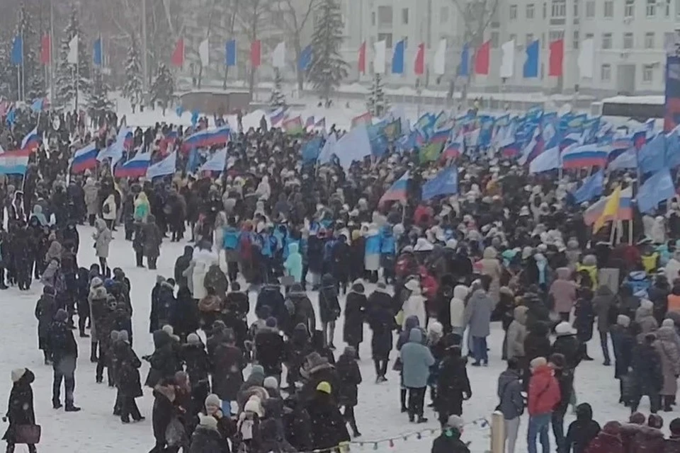 Митинг в самаре. Митинг Самара. Митинг фото. Митинг Украина. Митинг с флагами России.