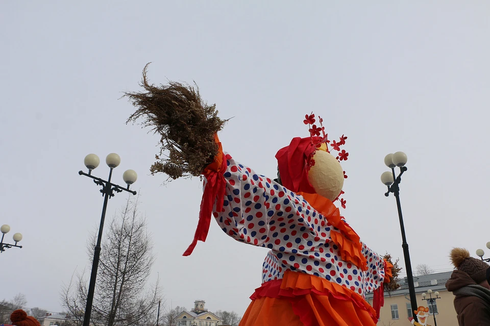 На каждой площадке в городе проводили конкурсы, организовывали концерты и угощали блинами