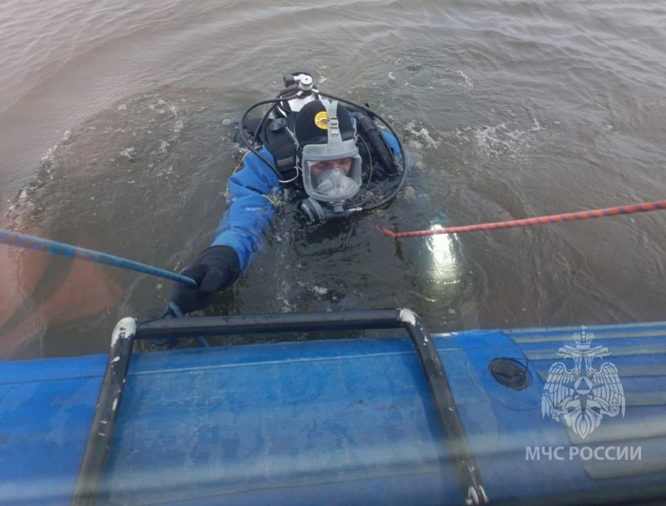 Были проведены водолазные работы.