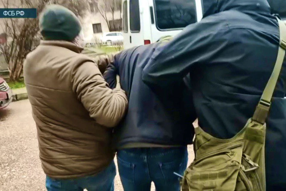 Один задержанный передавал данные по электронной почте, второй - не успел их отправить. Фото: ФСБ РФ