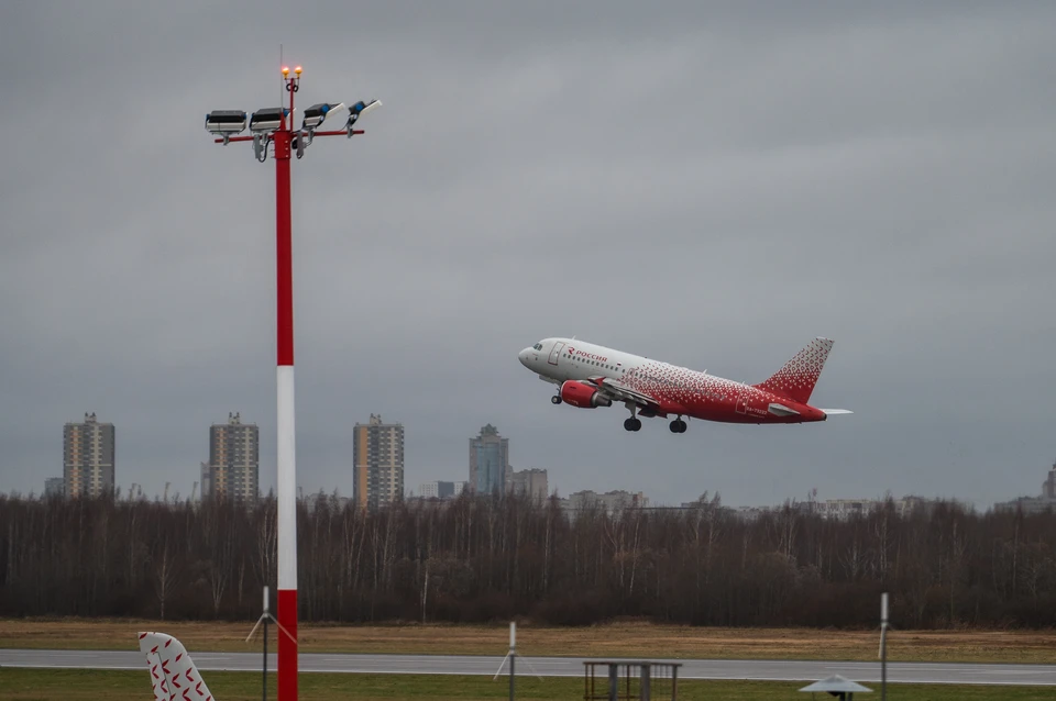 Небо над Петербургом снова открыли для гражданских самолетов