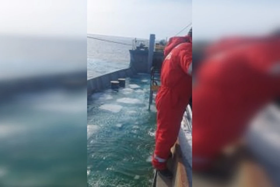 Почти неделю сухогруз пытались залатать, но так и не получилось Фото: Морспассслужба