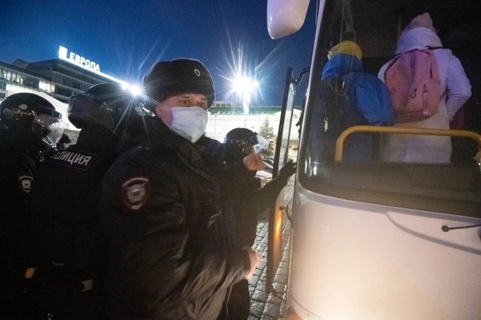 По словам очевидцев, в Перми были задержаны несколько подростков.