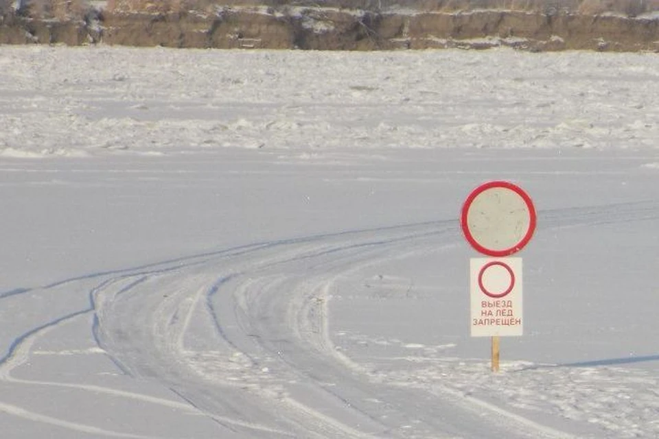 Ранее в связи с потеплением были закрыты две ледовые переправы через Обь в Усть-Пристанском районе