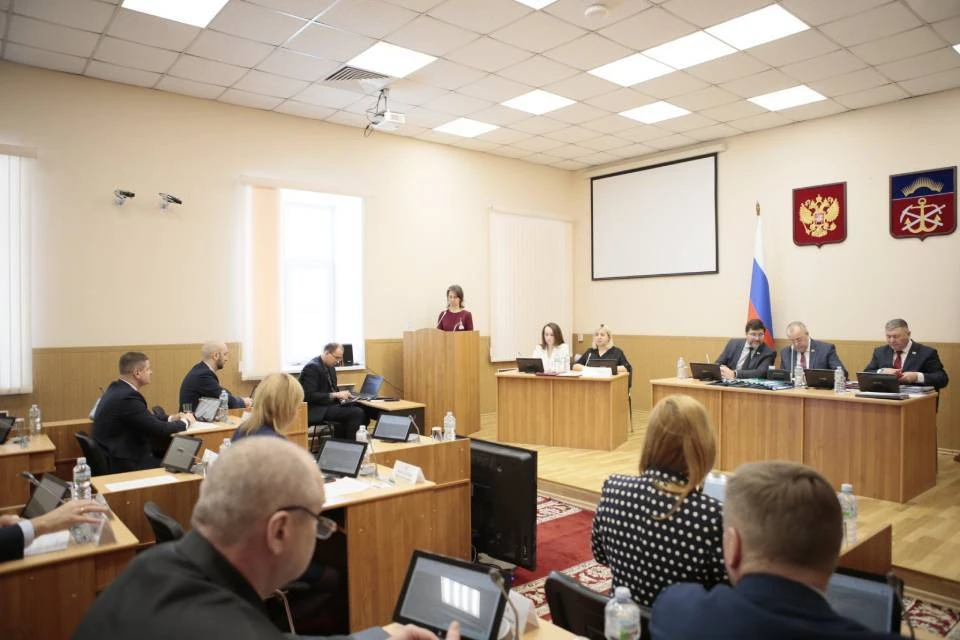 Парламентарии рассмотрели изменения в закон о работе в облдуме. Фото: пресс-служба Мурманской областной Думы
