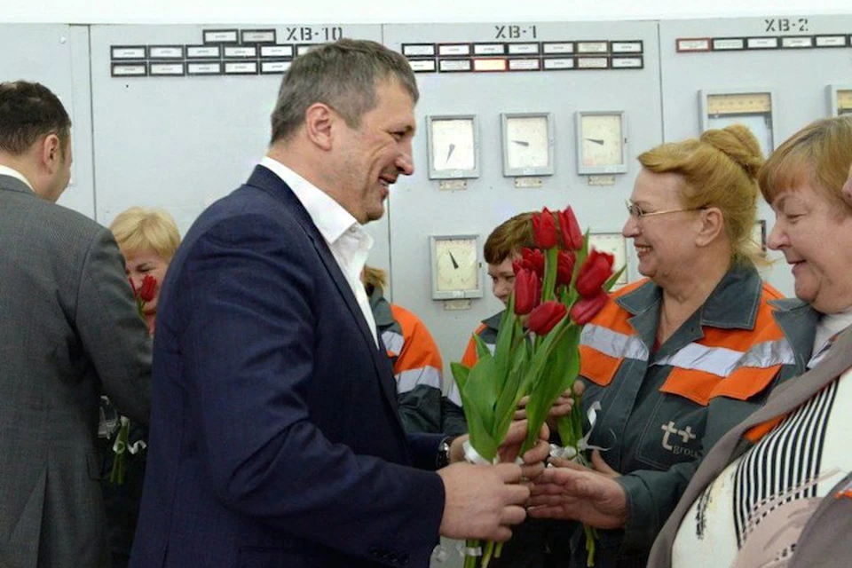 Глава Дзержинска Иван Носков поздравил женскую часть коллектива Дзержинской ТЭЦ