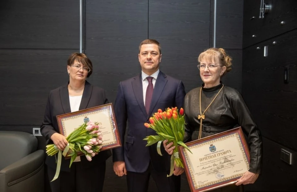 Псковский губернатор вручил грамоты медикам, которые работали на освобожденных территориях