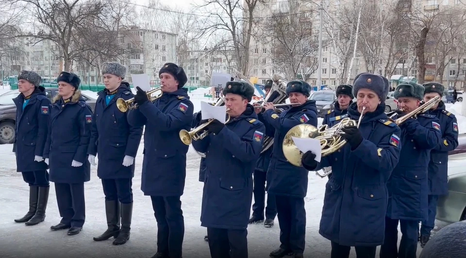 Бойцы поблагодарили участниц войны за победу и пожелали им крепкого здоровья