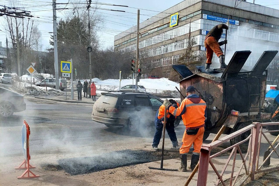 Дороги на 12 улицах Иркутска привели в порядок с помощью ямочного ремонта
