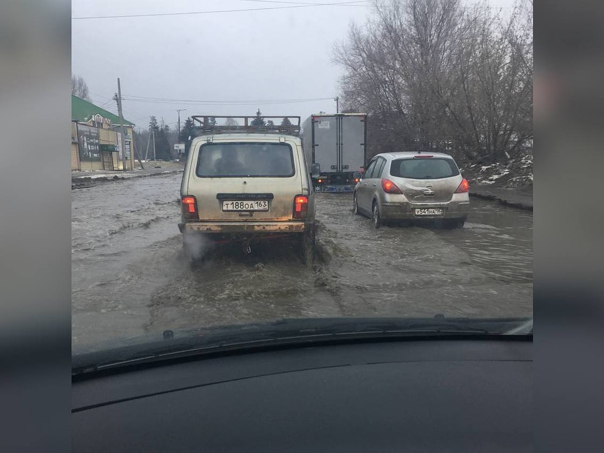 Подтопление дорог, мостов и сел в Самарской области в марте 2023:  оперативная обстановка, какие дороги и мосты закрыты - KP.RU