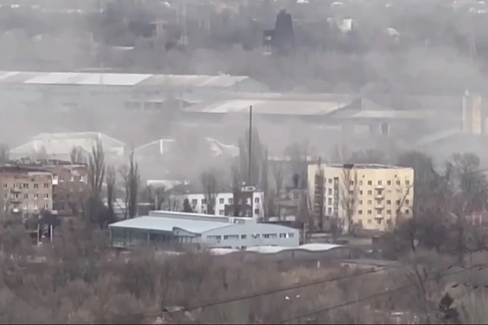 Под артудар попали районы в центре Донецка. Фото: Скриншот видео ТГ/Крупнокалиберный переполох