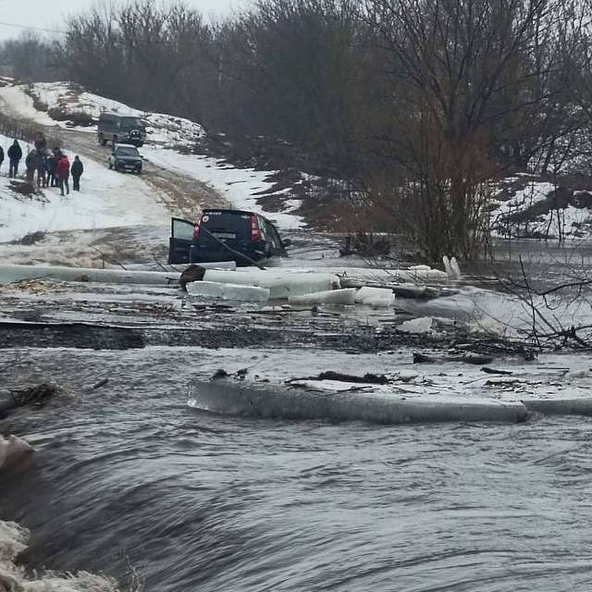 Какие дороги и мосты перекрыты из-за паводка в Липецкой области в марте  2023 - KP.RU