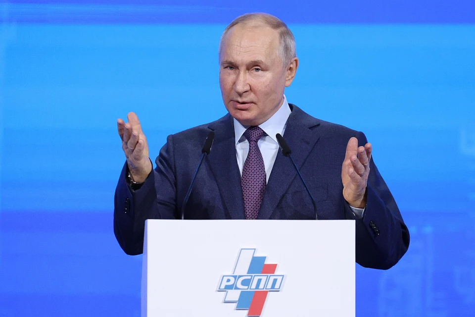 Владимир Путин заявил, что Россия должна ответить на западные санкции расширением экономических свобод. Фото: Сергей Бобылев/ТАСС