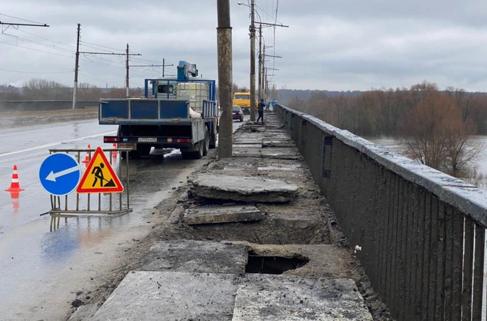 На Октябрьском мосту в Липецке возобновили ремонтные работы
