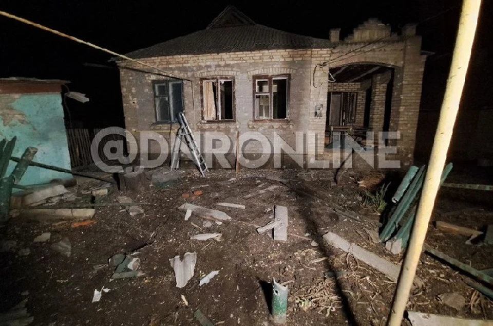 Последствия обстрела Петровского района Донецка, в результате которого погибли двое мирных граждан. Фото: ДНР онлайн
