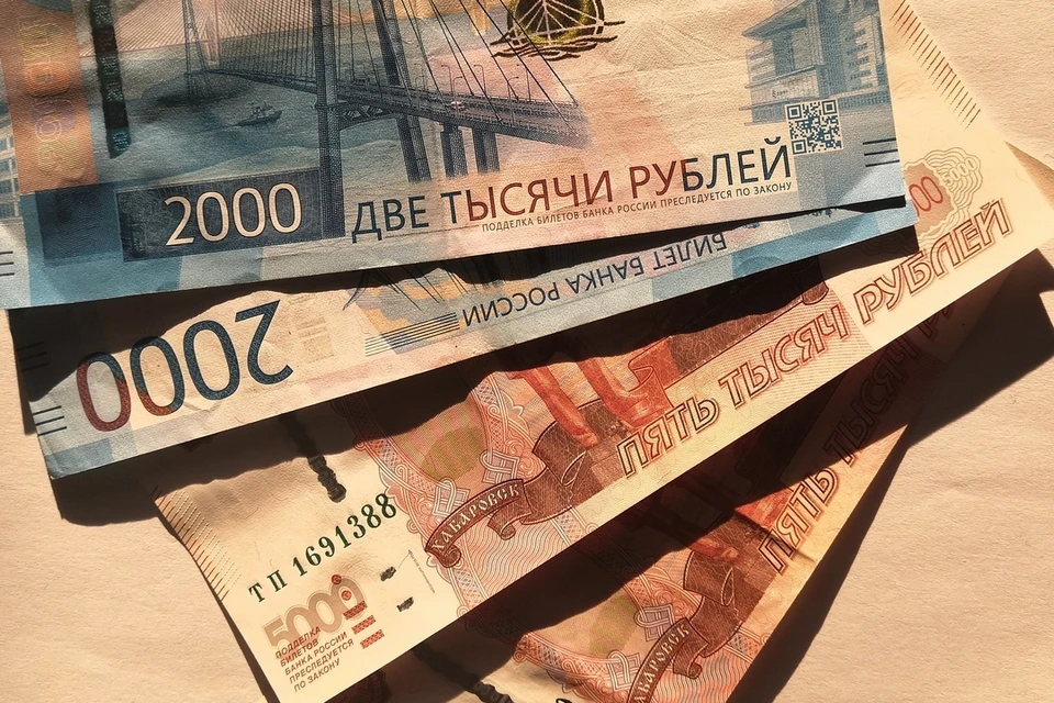 Бывшего полицейского осудят за взятку от предпринимателей в 800 тысяч