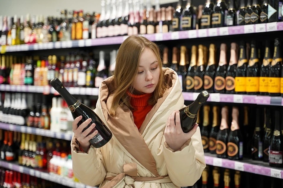 Волынец также заявила, что алкоголь необходимо продавать только с 21 года.