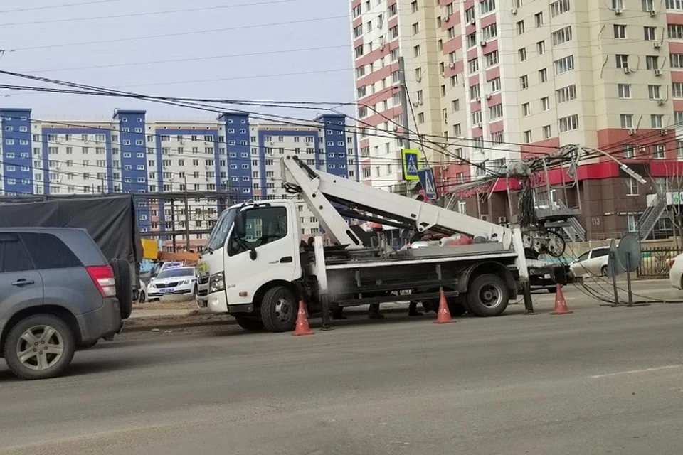 Упавший столб стал причиной большой пробки на Карла Маркса в Хабаровске