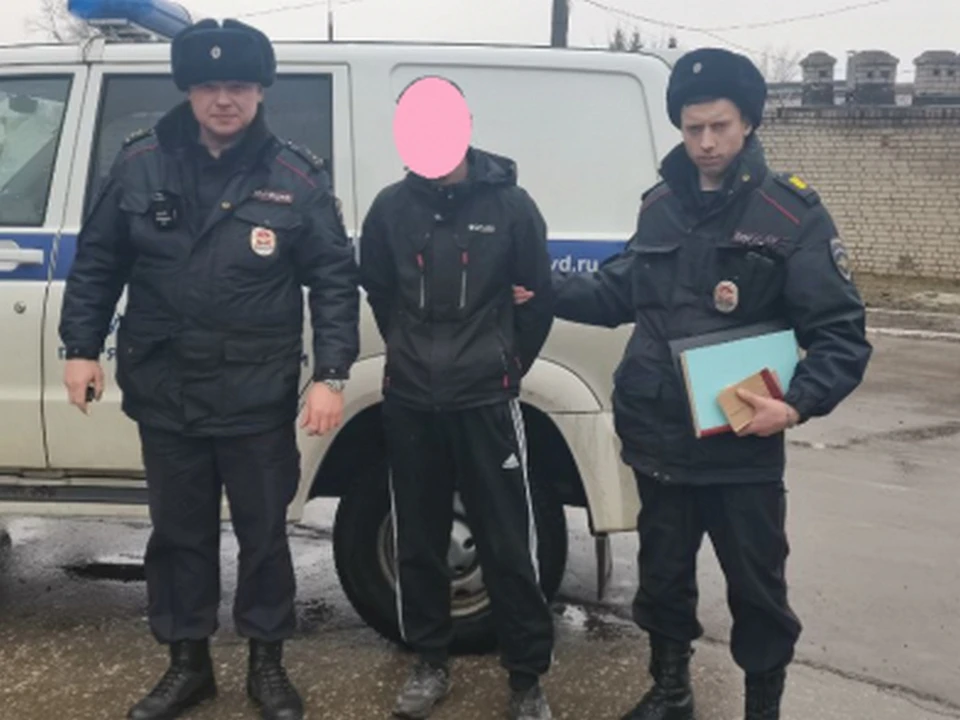 На улице Нахимова в Рязани задержали иностранца, угрожавшего зарезать 18-летнюю девушку. Фото: УМВД РФ по Рязанской области.