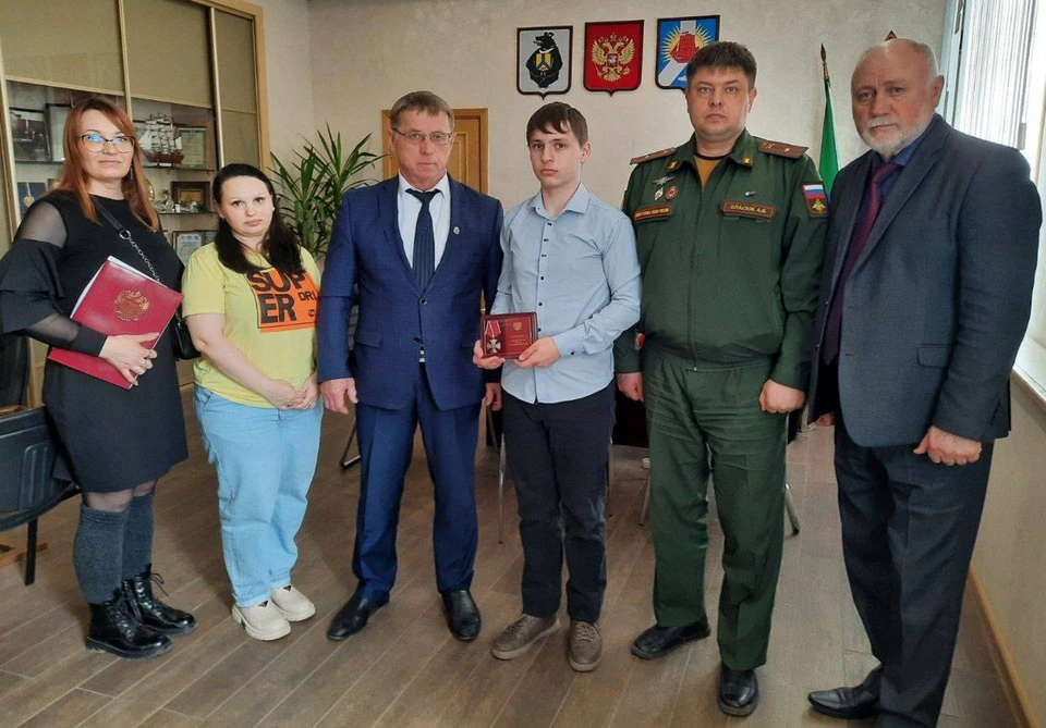 Орден Мужества посмертно вручили родным Сергея Савочкина в Хабаровском крае Фото: Юрий Бухряков