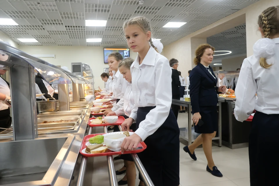 Контроль качества питания в детсадах и школах ужесточили в Петербурге