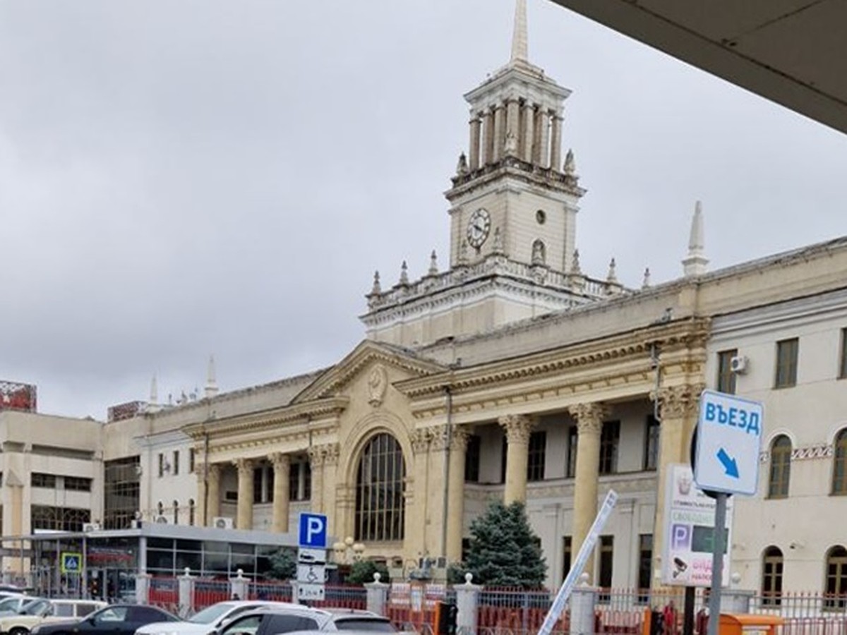 Краснодар жд 1 телефоны. Вокзал Краснодар 1. Ж/Д вокзал Краснодар 1. ЖД вокзал Краснодар 1 внутри. Краснодар вокзал 1929.