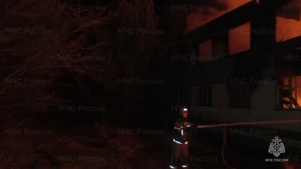 В санатории «Алексин Бор» в Тульской области сгорел заброшенный корпус
