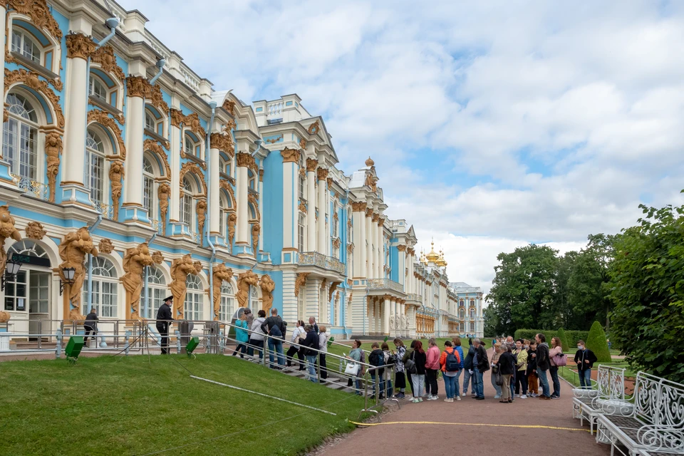 Пенсионеры каждый вторник смогут бесплатно посещать Екатерининский парк в Петербурге.